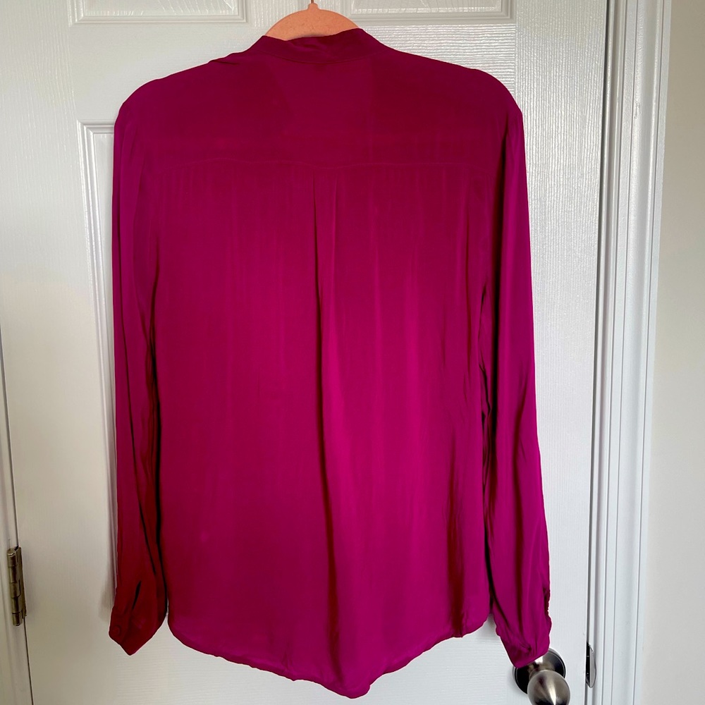 EXPRESS medium fuchsia blouse